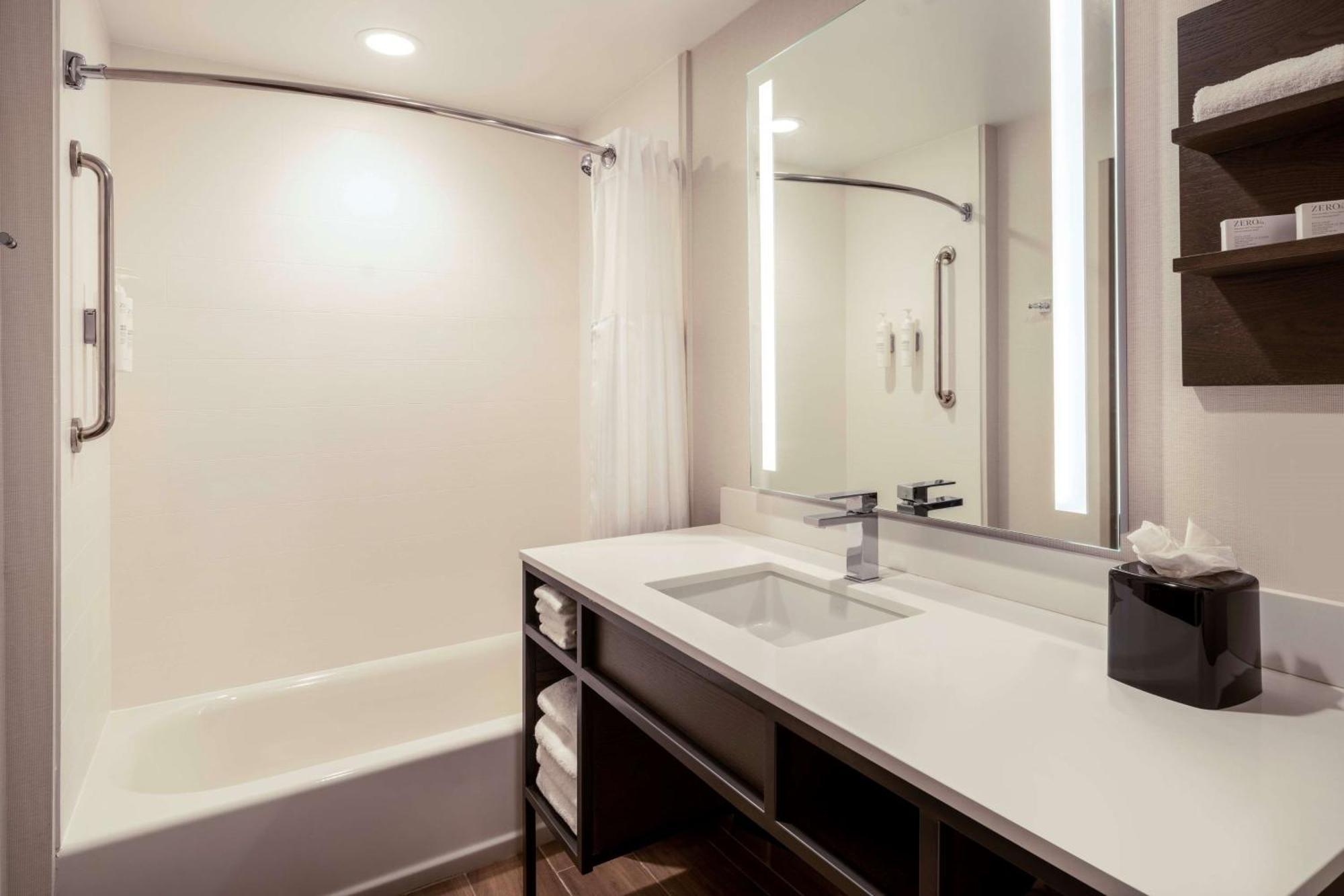 Hilton Garden Pomona, Ca 3*